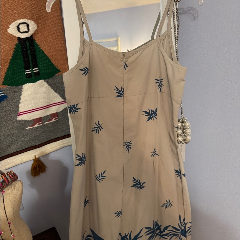 Elegant Grey and Blue Leaf Print SunDress - Picture 3 of 8